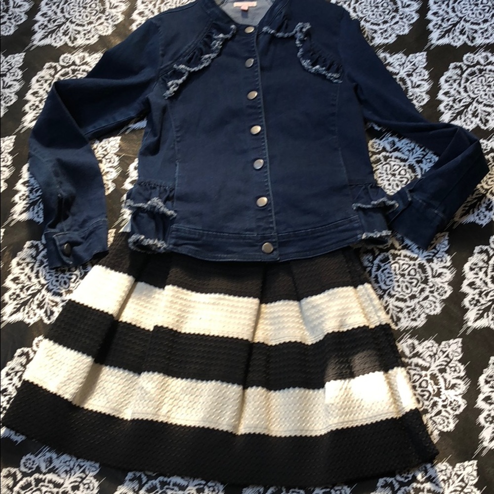 Girls size 10 denim jacket! So cute!